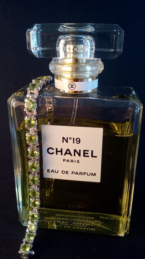 chanel 19 parfum prix|chanel 19 perfume refill.